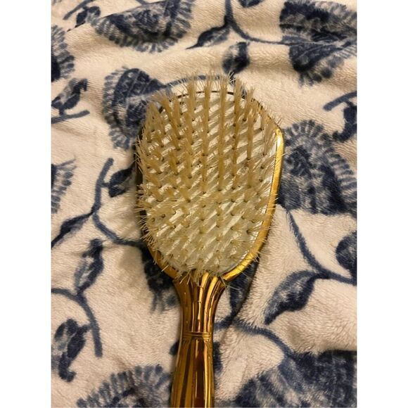 Vintage Gold Tone Vanity Hair Brush w/ Floral Design on back - Picture 4 of 6